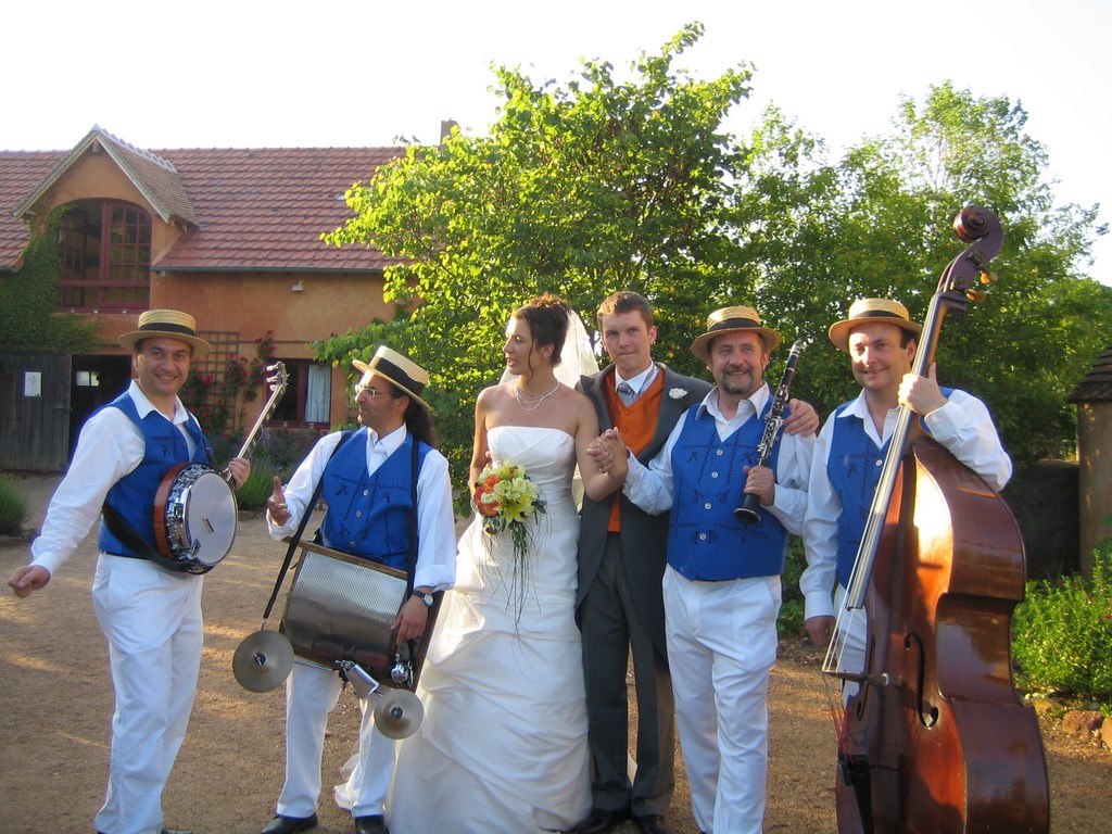 Orchestre jazz mariage avec les mariés
