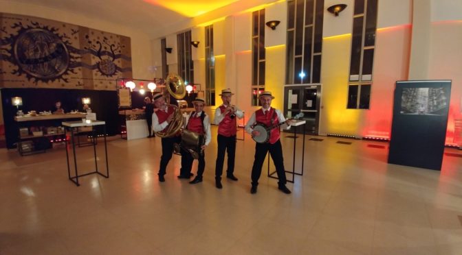 Le groupe de jazz DIXIELAND PARADE au campus universitaire Caen Normandie