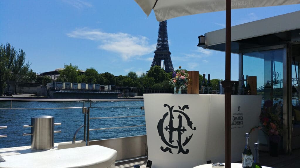 Croisière sur la Seine pour le Champagne Charles Heidsieck